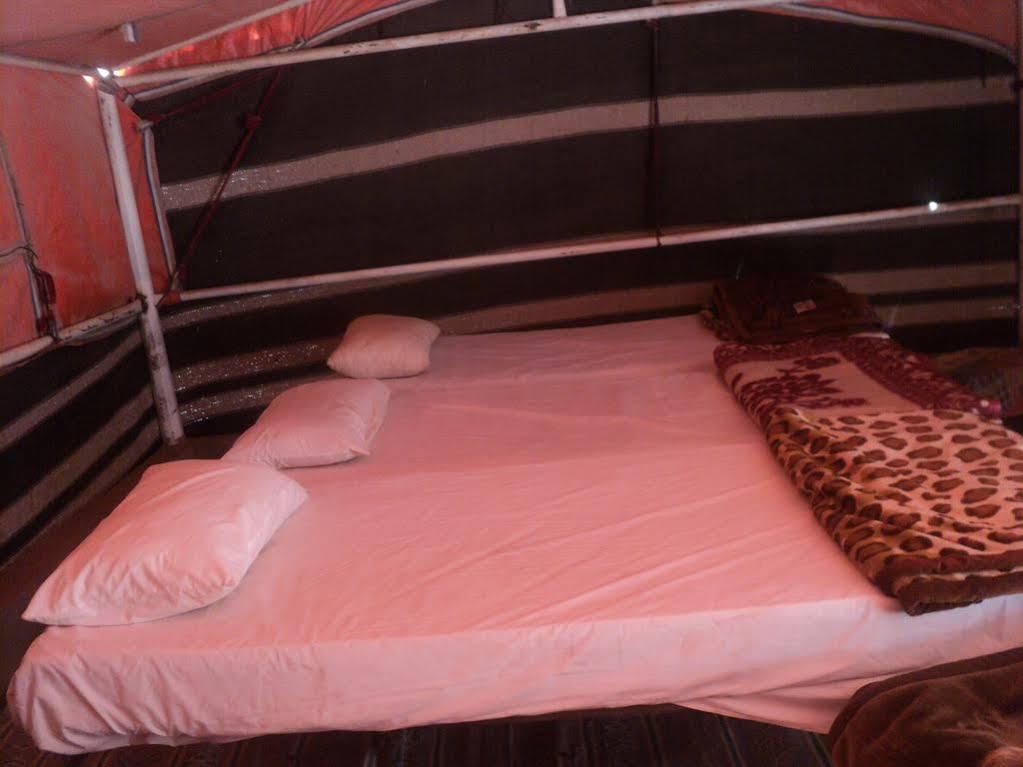Salman Zwaidh Camp Hotel Wadi Rum Exterior photo